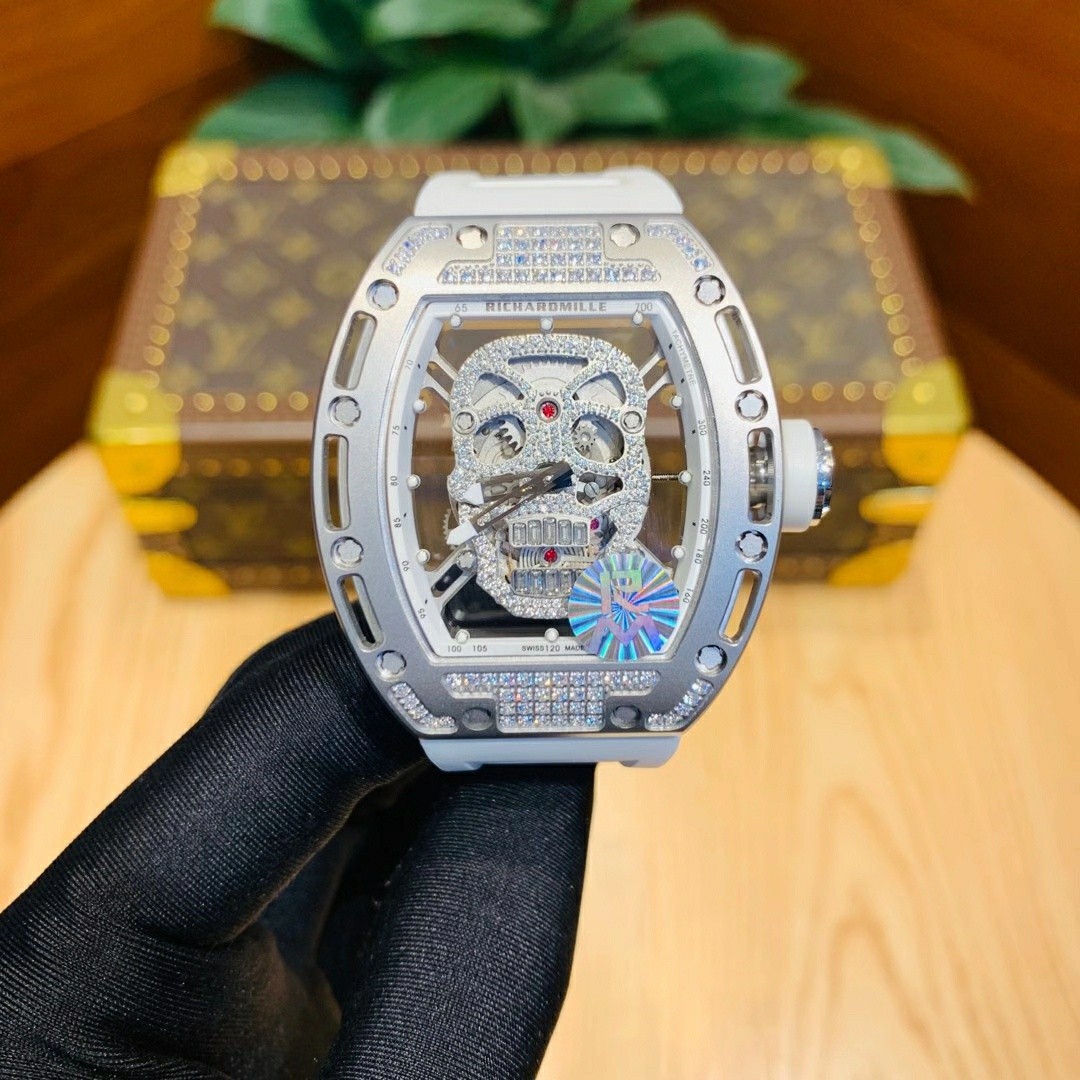 Richard Mille 리차드 밀. 제품 가격은 협의 가능합니다. 구매를 원하시면 WhatsApp +44 7985 939995로 문의해 주세요.