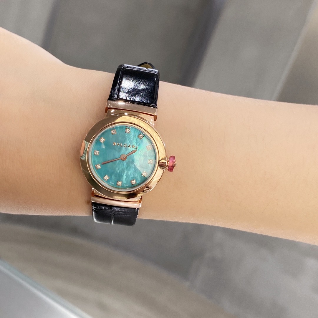 Bulgari 불가리.제품 가격은 협의 가능합니다. 구매를 원하시면 WhatsApp +44 7985 939995로 문의해 주세요.