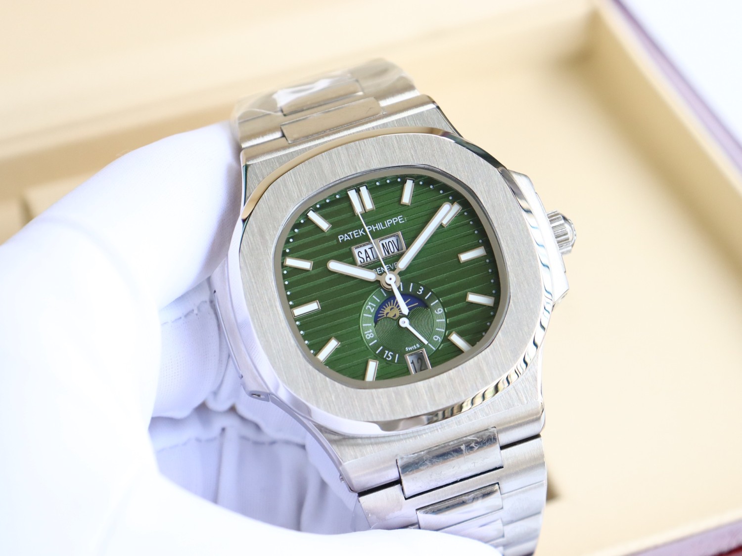 "강철 시계의 제왕, 영광을 재현하다" 올해의 신제품 - 강철 시계의 제왕, 파테크 필립 '노틸러스' 멀티펑션, 완전 신규 혜택으로 돌아왔습니다!