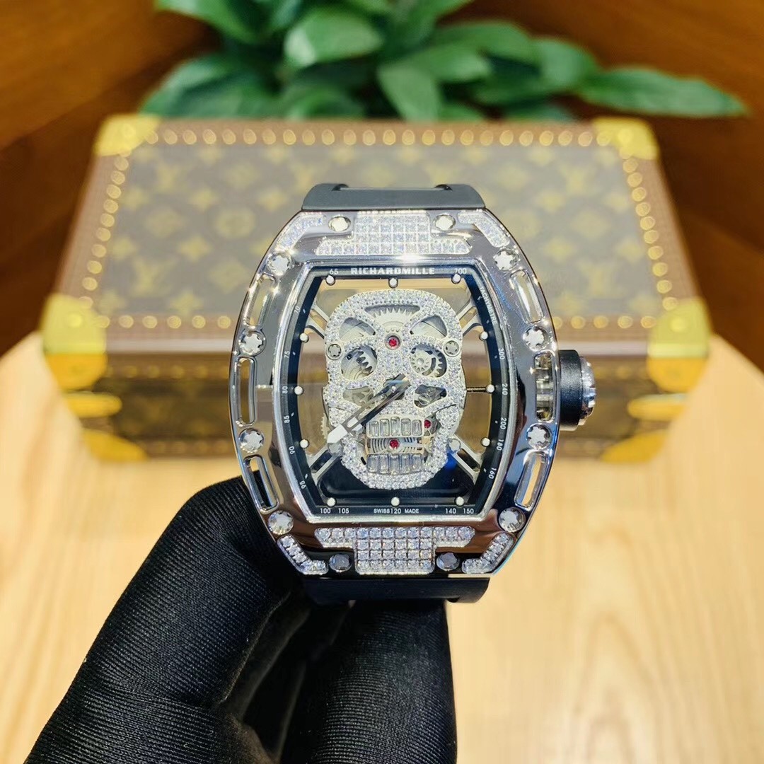 Richard Mille 리차드 밀. 제품 가격은 협의 가능합니다. 구매를 원하시면 WhatsApp +44 7985 939995로 문의해 주세요.