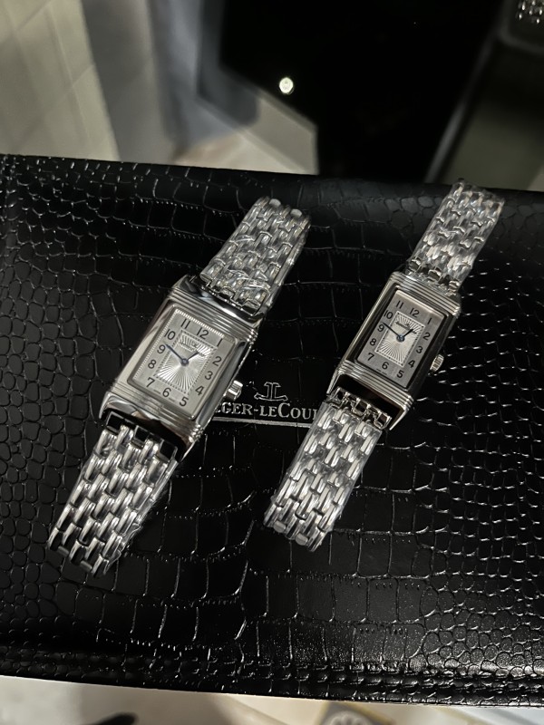 제품 가격은 협의 가능합니다. 구매를 원하시면 WhatsApp +44 7985 939995로 문의해 주세요.