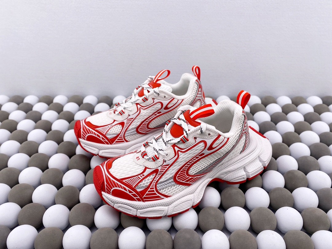 Balenciaga 발렌시아가 .제품 가격은 협의 가능합니다. 구매를 원하시면 WhatsApp +44 7985 939995로 문의해 주세요.