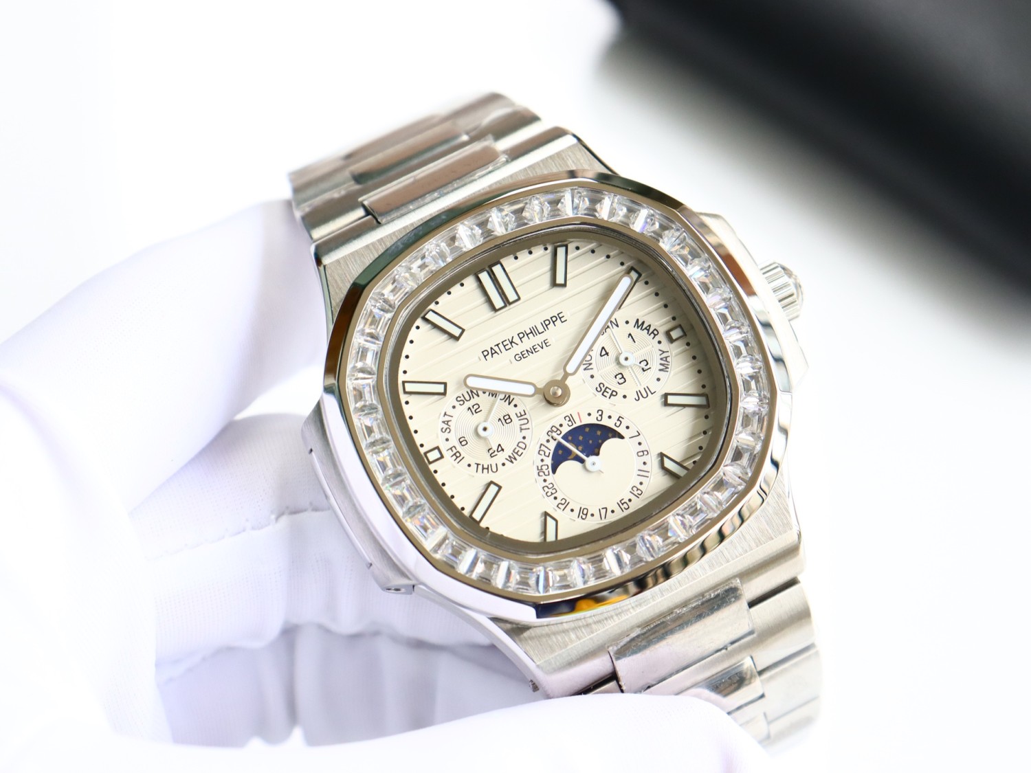 "강철 시계의 제왕, 그 영광을 다시 한번" 2026년도 신제품 - 강철 시계의 제왕, 파테크 필립 '노틸러스' 다기능 시계의 완전히 새로운 혜택이 찾아왔습니다!